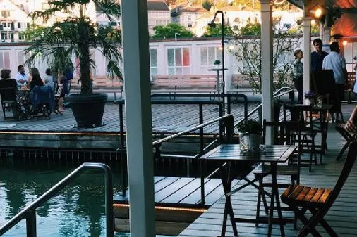 Barfussbar