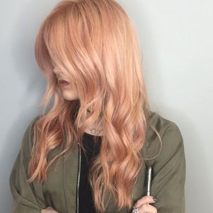 Roségoldene Haare