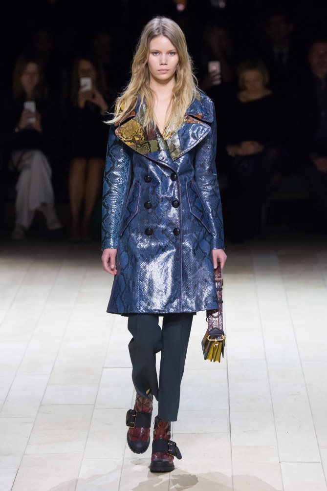 Burberry otoño-invierno 2016/17