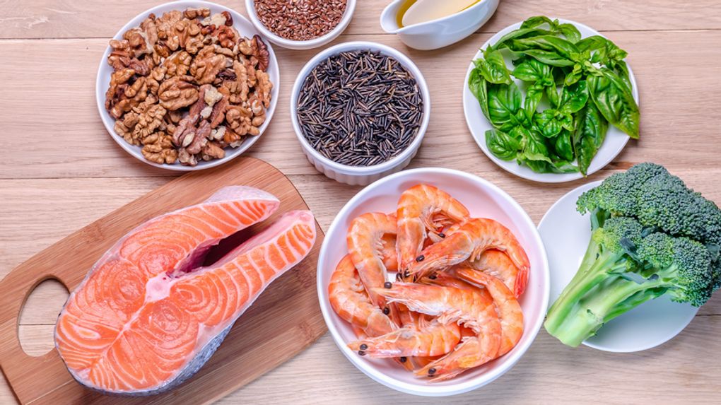 Omega 3: 7 benefici per curare acne, colesterolo, memoria, arti
