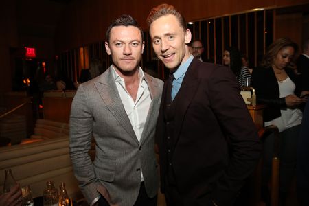 Luke Evans y Tom Hiddleston