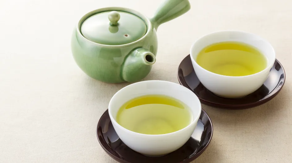 Tè verde: proprietà e benefici della bevanda dalle 10 risorse