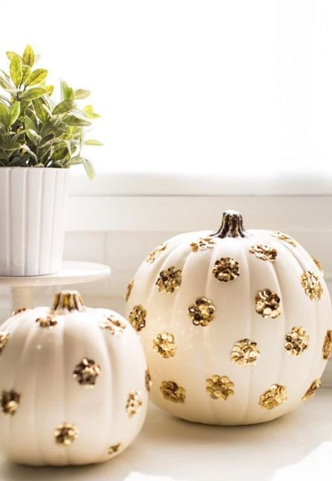 DIY-Halloween-Deko: Goldene Kürbisse