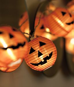 Halloween-Deko: Kürbis-Laternen