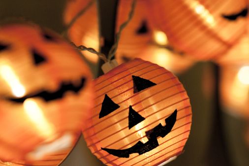 Halloween-Deko: Kürbis-Laternen