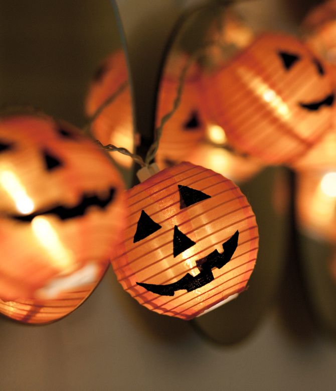 Halloween-Deko: Kürbis-Laternen