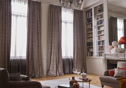 Gouden en kasjmieren weerspiegelingen voor een warme en trendy decoratie