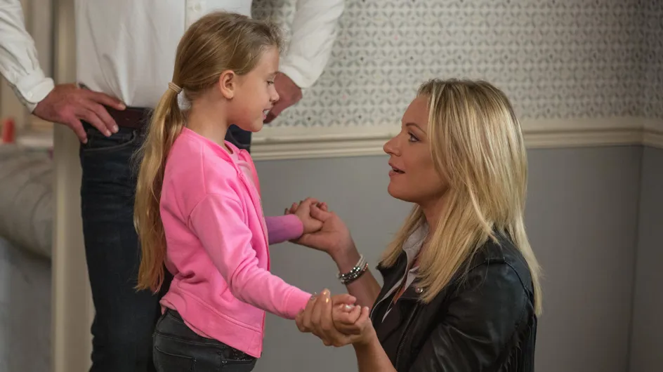 Eastenders 20/10 - Ronnie Suggests Roxy Spends Some Time With Amy