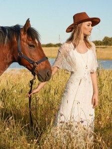 Brautkleid 'Chloe' von Rembo Styling 2017