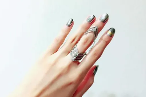 Mirror-Nails auftragen