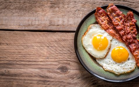 Huevos fritos y bacon
