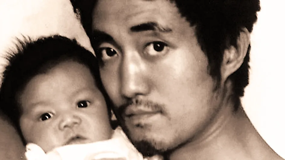 La vida en imágenes: padre e hijo repiten la misma fotografía a lo largo de 28 años