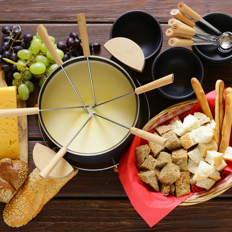 La fondue savoyarde, et autres fondues fromagères