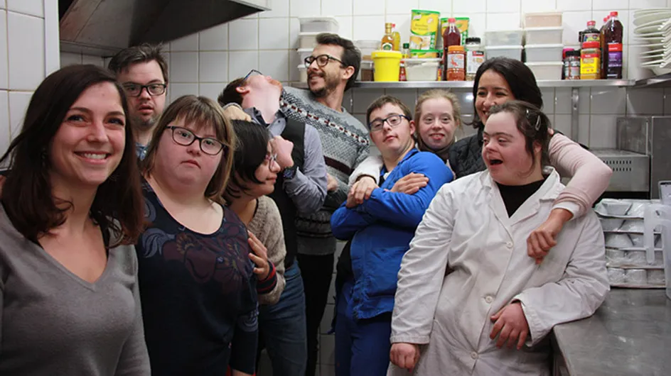 À Nantes, un restaurant extraordinaire est tenu par des personnes trisomiques (Photos)