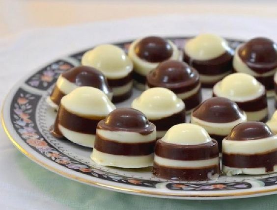 Endulza tu San Valentín con las mejores recetas de bombones  Recetas de  bombones, Bonbones de chocolate, Bombones de chocolate