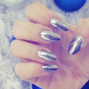 Chrome nails