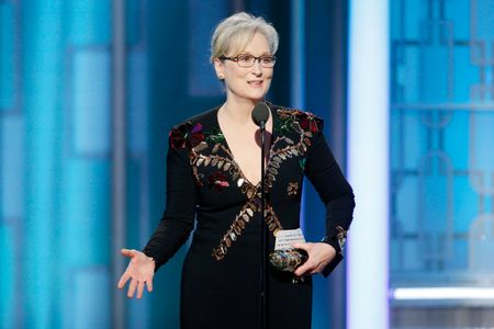 Meryl Streep recibiendo el premio Cecil B. DeMille