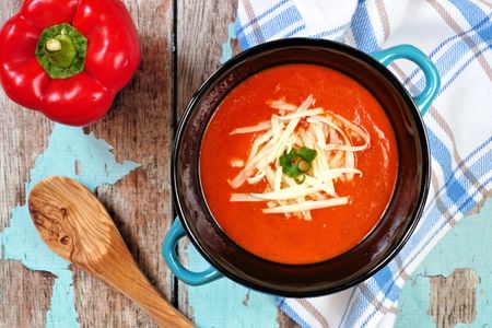 Sopa de tomate y pimiento rojo