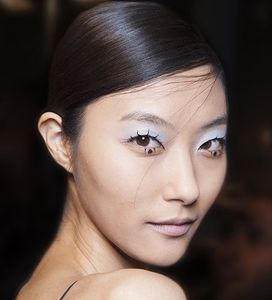 Dot eyeliner