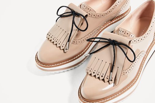 Schnürschuhe mit Fransen von Zara, 39,95 €