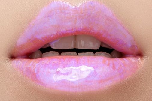 Holographic lips