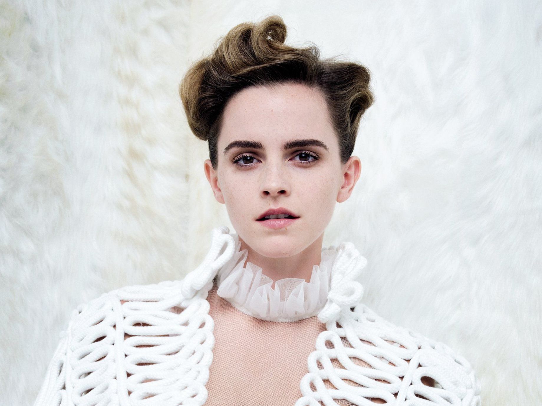 Emma Watson critiquée pour ses photos seins nus