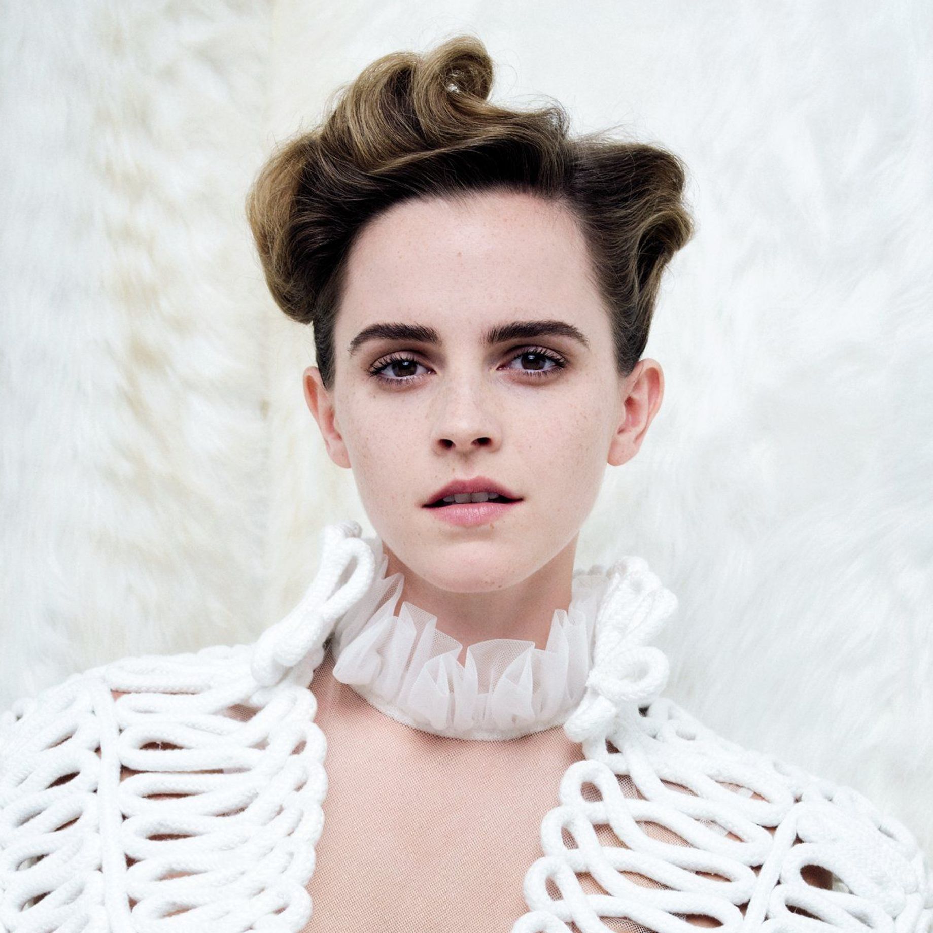 Emma Watson critiquée pour ses photos seins nus