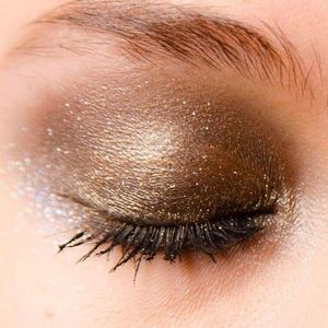 Be bossy, with glossy: Meerjungfrauen-Lidschatten