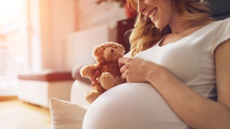 Bebe Et Maman Au 8e Mois De Grossesse