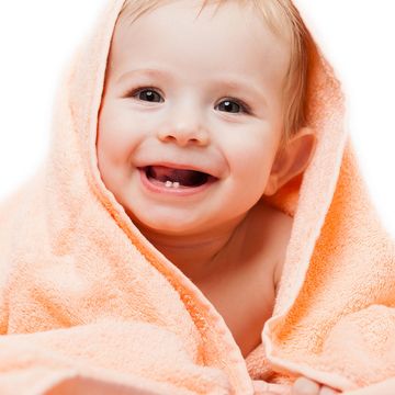 Bebe De Deux Mois Et Demie Es Possible Poussees Dentaires
