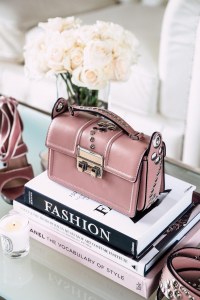 Kleine Henkeltaschen sind Trend