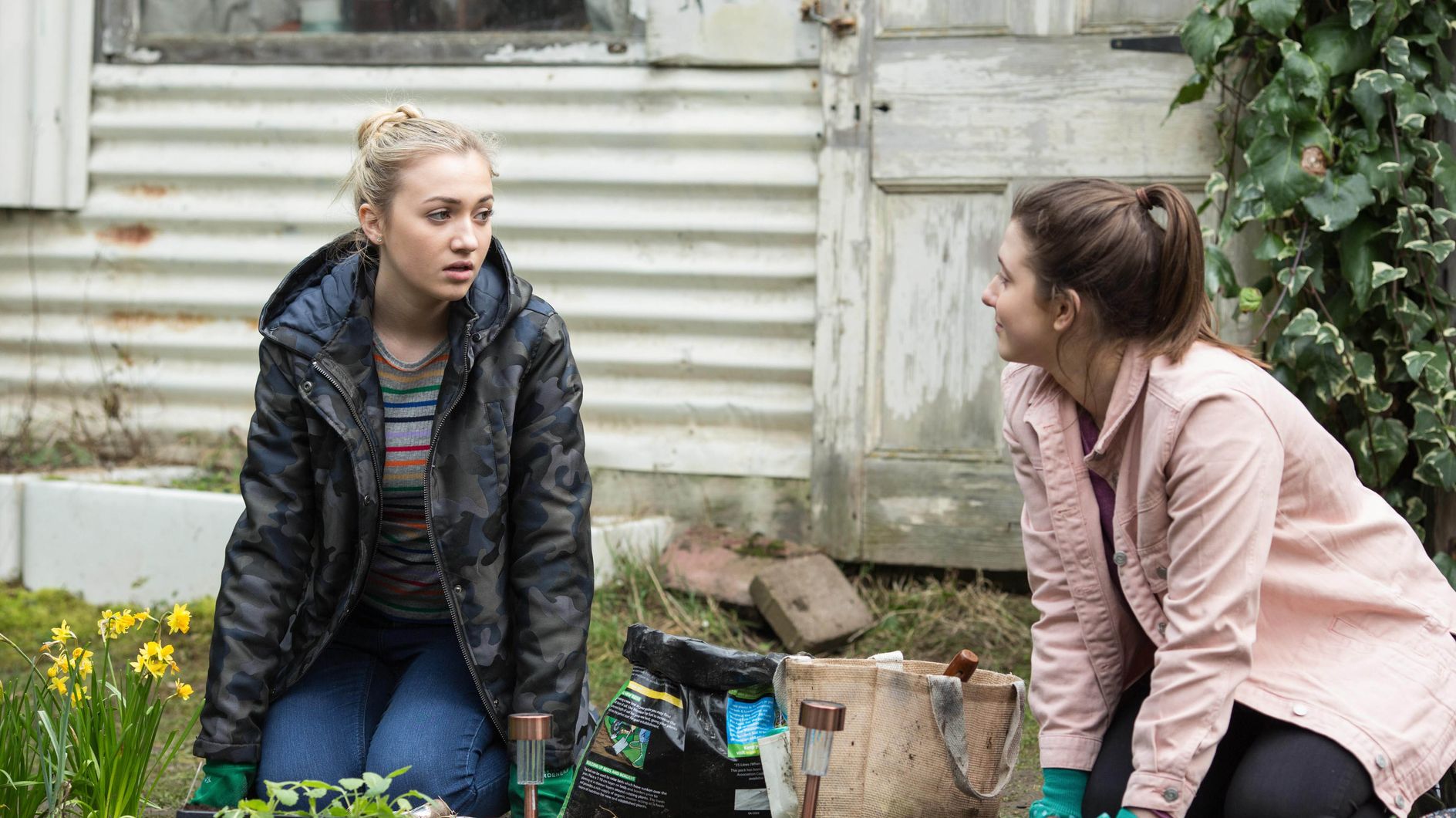 Eastenders 21/04 - Louise Apoligises To Bex - Will She Accept?