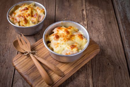 Gratinado de patatas, manzana y queso