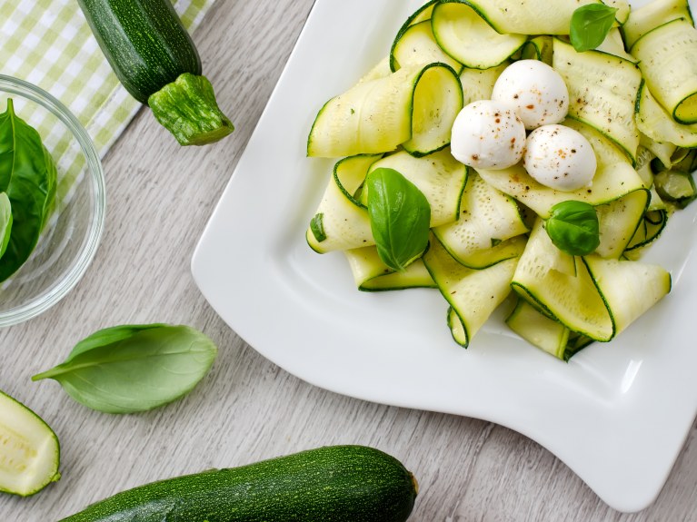 Salade De Courgette Et Recettes A La Courgette Crue