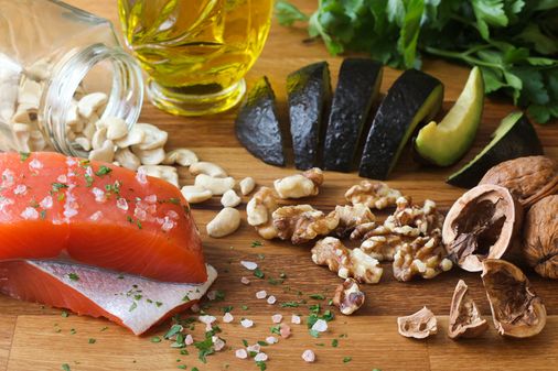 Peixes oleosos, nozes e sementes são alimentos anti-inflamatórios