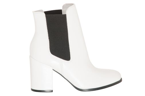 Bota branca Joulik para C&A, R$189,99