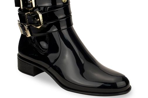 Bota envernizada Petite Jolie, R$204,90