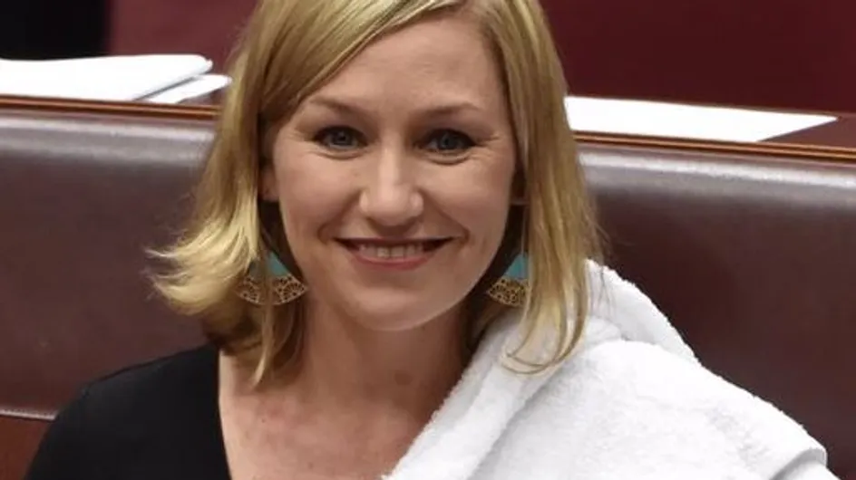 Elle devient la première sénatrice australienne à allaiter son bébé au Parlement