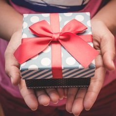 Des idées cadeaux pour gâter sa copine Des idées cadeaux pour gâter sa copine