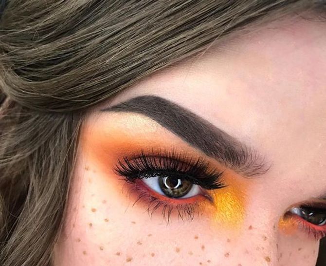 Maquillaje amarillo