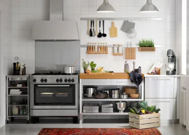 Ideas de decoración: 6 trucos para hacer que una pequeña cocina parezca más  grande — idealista/news