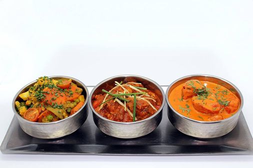 Surtido de platos de curry