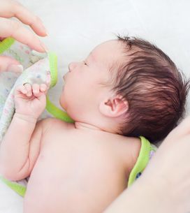 Bebe A 8 Semaines 2eme Mois De Bebe Sante De La Maman