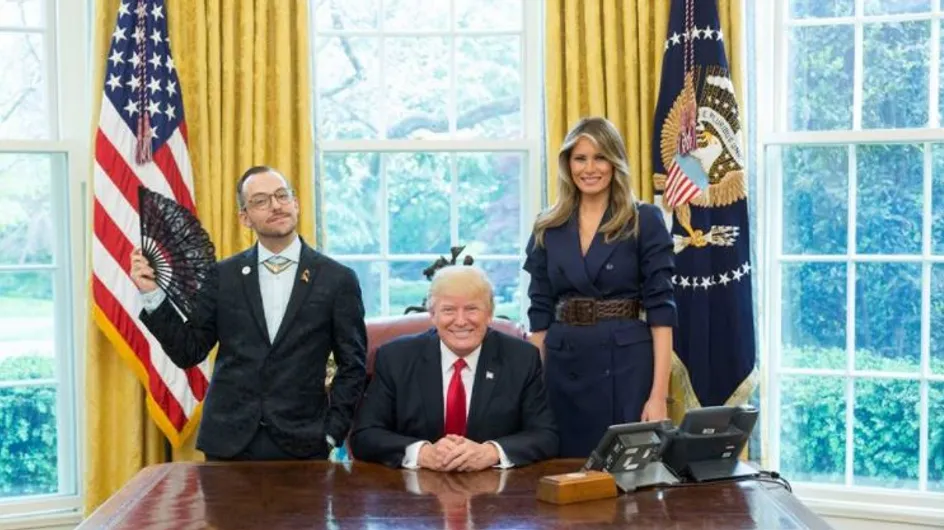 Ce prof gay pose aux côtés du couple Trump pour la meilleure des raisons