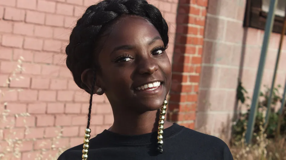 A seulement 10 ans, elle crée sa ligne de vêtements pour dire "non" au racisme