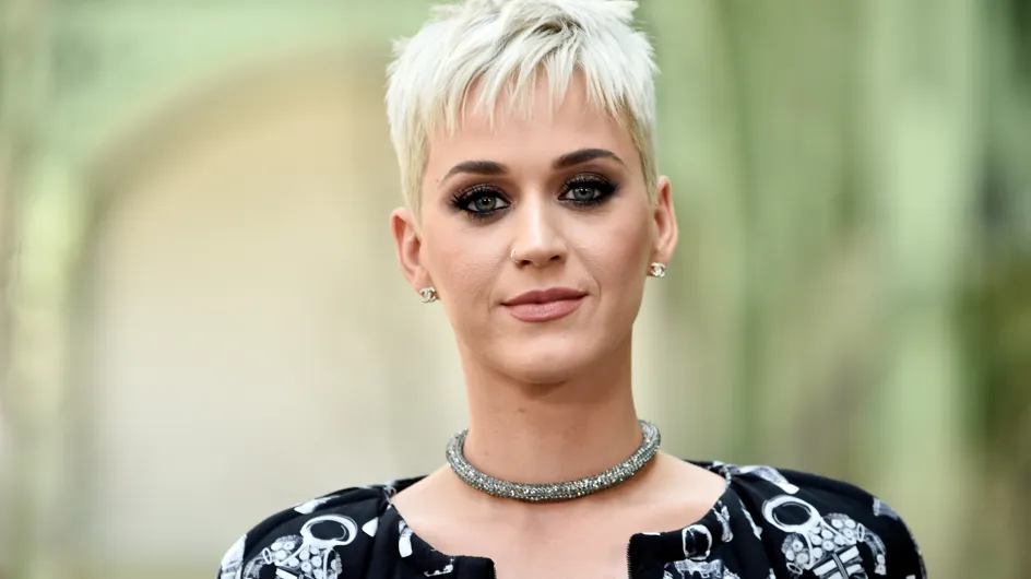 Comme nous, Katy Perry s'affiche sans maquillage à la plage (photos)