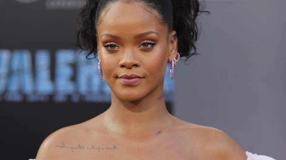 Rihanna fait sensation dans une robe de princesse rose à l'avant-première de Valerian (Photos)