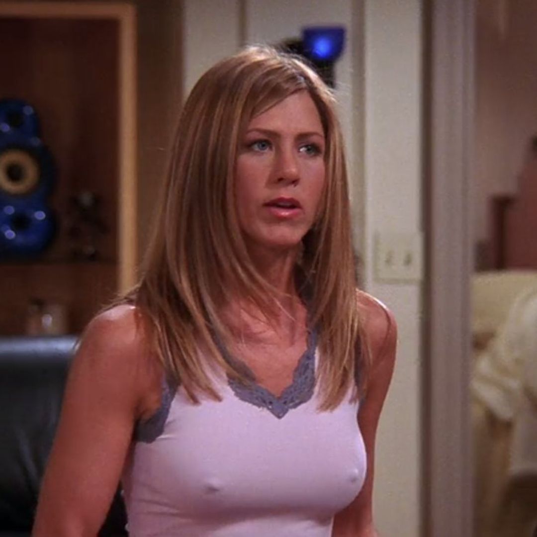 Jennifer Aniston s'explique sur ses tétons apparents dans Friends.