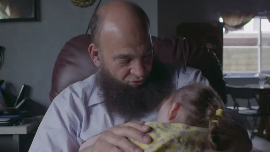 "Ils n’ont personne", cet homme explique pourquoi il adopte des enfants mourants (vidéo)