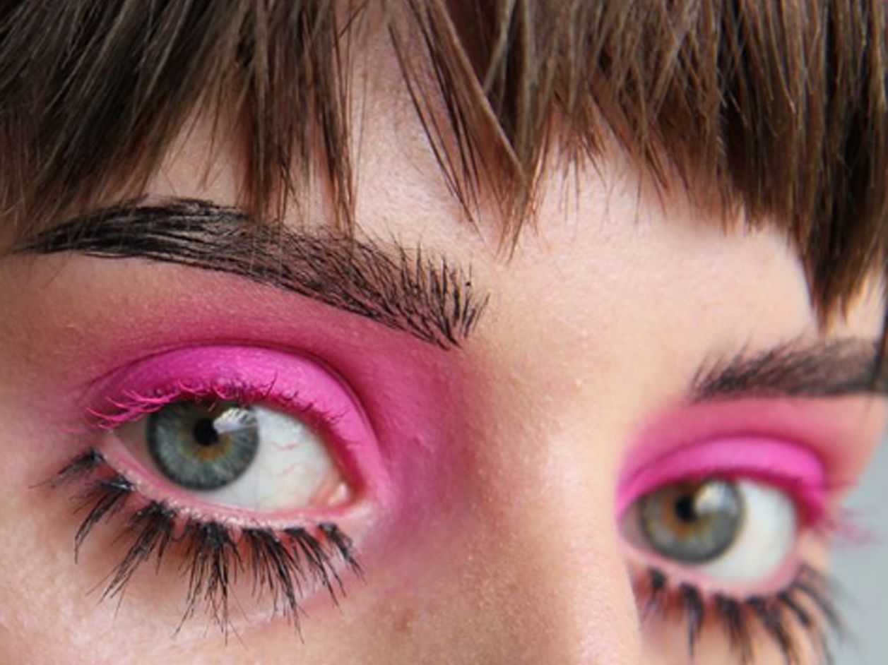 Upside Down Lashes Are The Latest Loony Instagram Craze